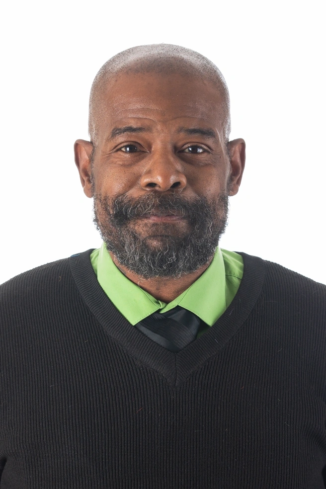 headshot of kareem dixon